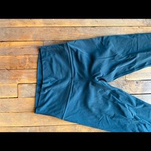 Lululemon athletica align high rise 28” navy legging